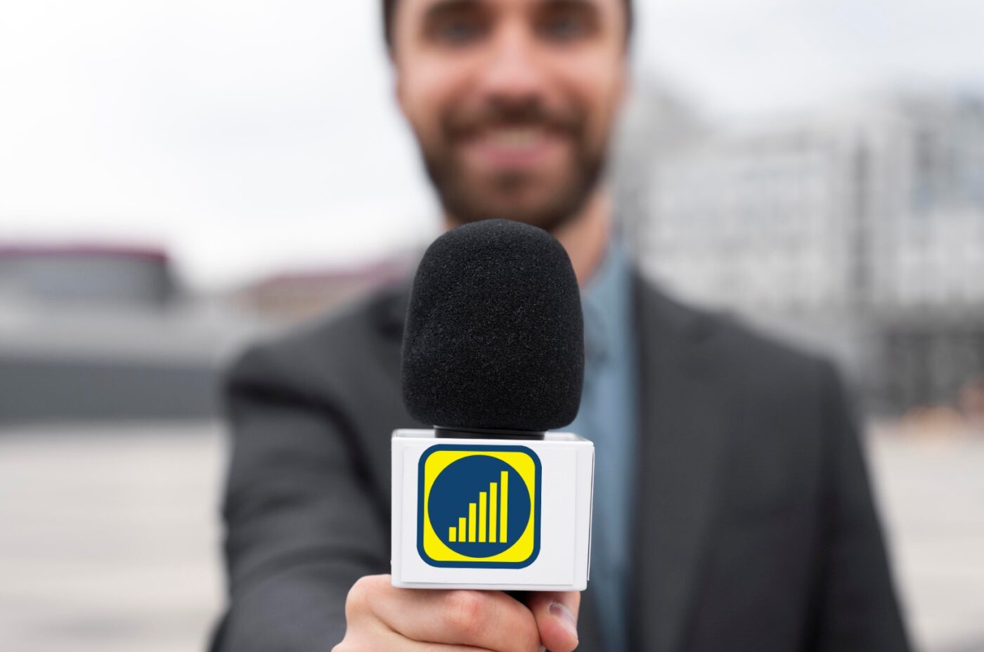 Rivoluzionare la ricerca di agenti: l’efficacia di radio e podcast